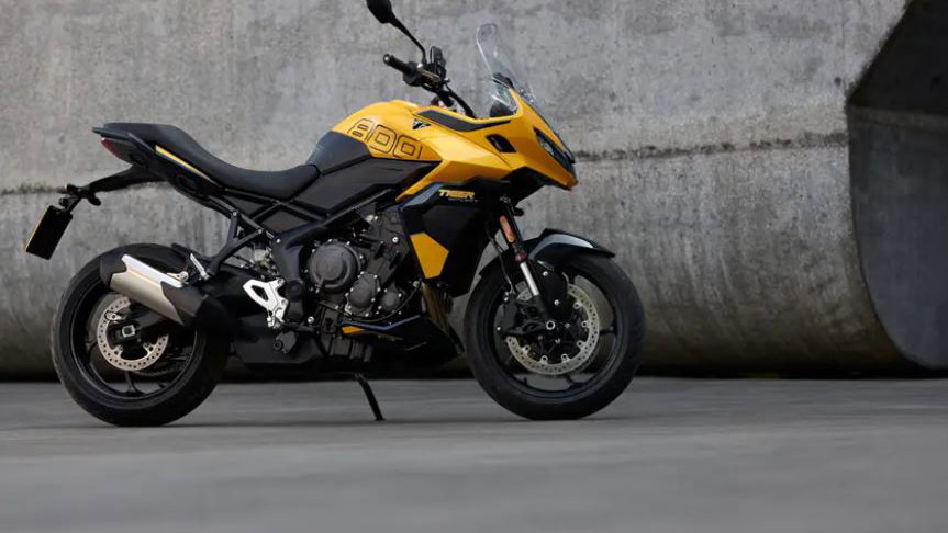 Triumph Tiger Sport 800 side